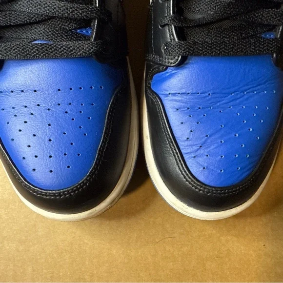 Air Jordan 1 Low White/Black/Royal Blue Alternate Royal Toe 553558-140 Size 9 - Picture 3 of 8